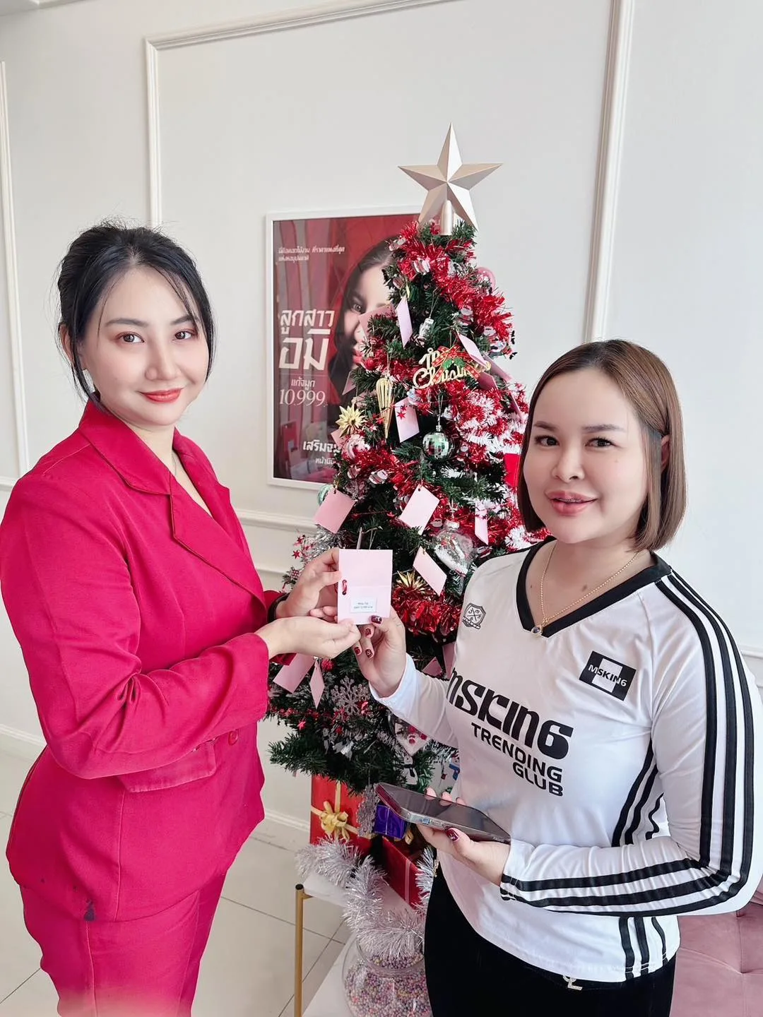 คนไข้มาจองโปรโมชั่นกันเยอะมาก